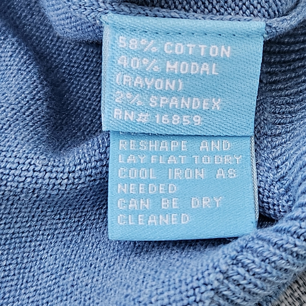 J. McLaughlin Blue‎ V-Neck Sweater with Soft Texture and Relaxed Fit - Picture 6 of 8